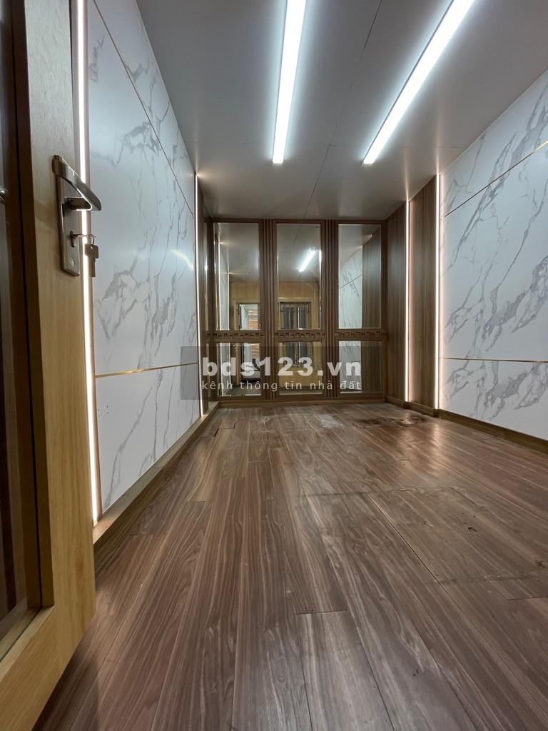 Bán nhà mặt phố Láng view metro cho thuê kinh doanh 33m2 10 tỷ