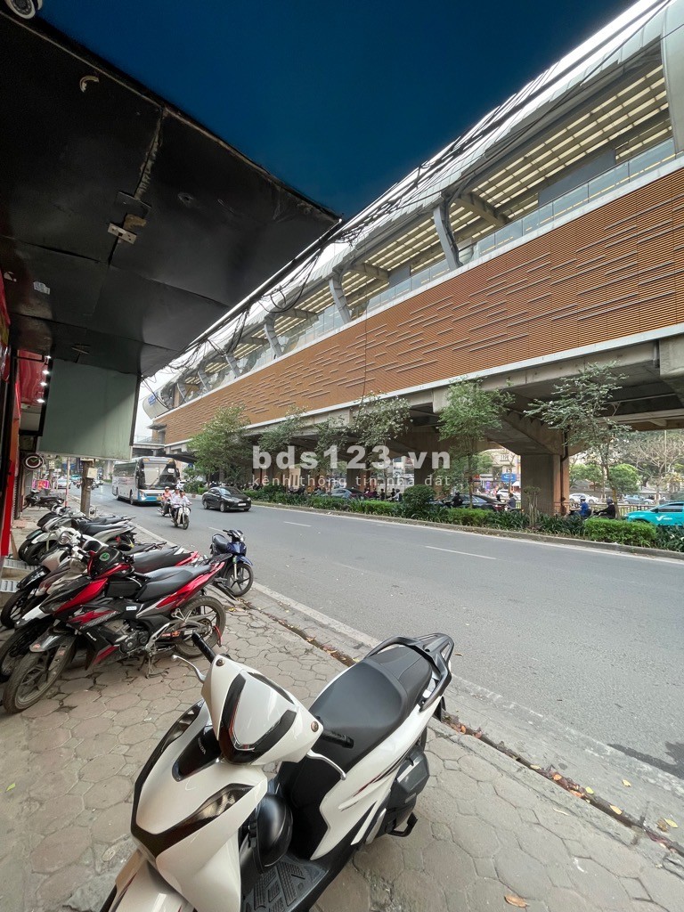 Bán nhà mặt phố Láng view metro cho thuê kinh doanh 33m2 10 tỷ