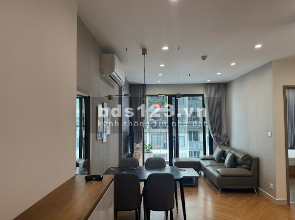 Bán căn hộ đẹp ở ngay 2 phòng ngủ 1vs, 54,3m2 toà S302