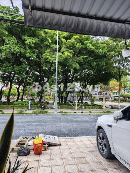 Cần cho thuê mặt bằng phía trước ( MẶT BẰNG VỈA HÈ)- Trung…