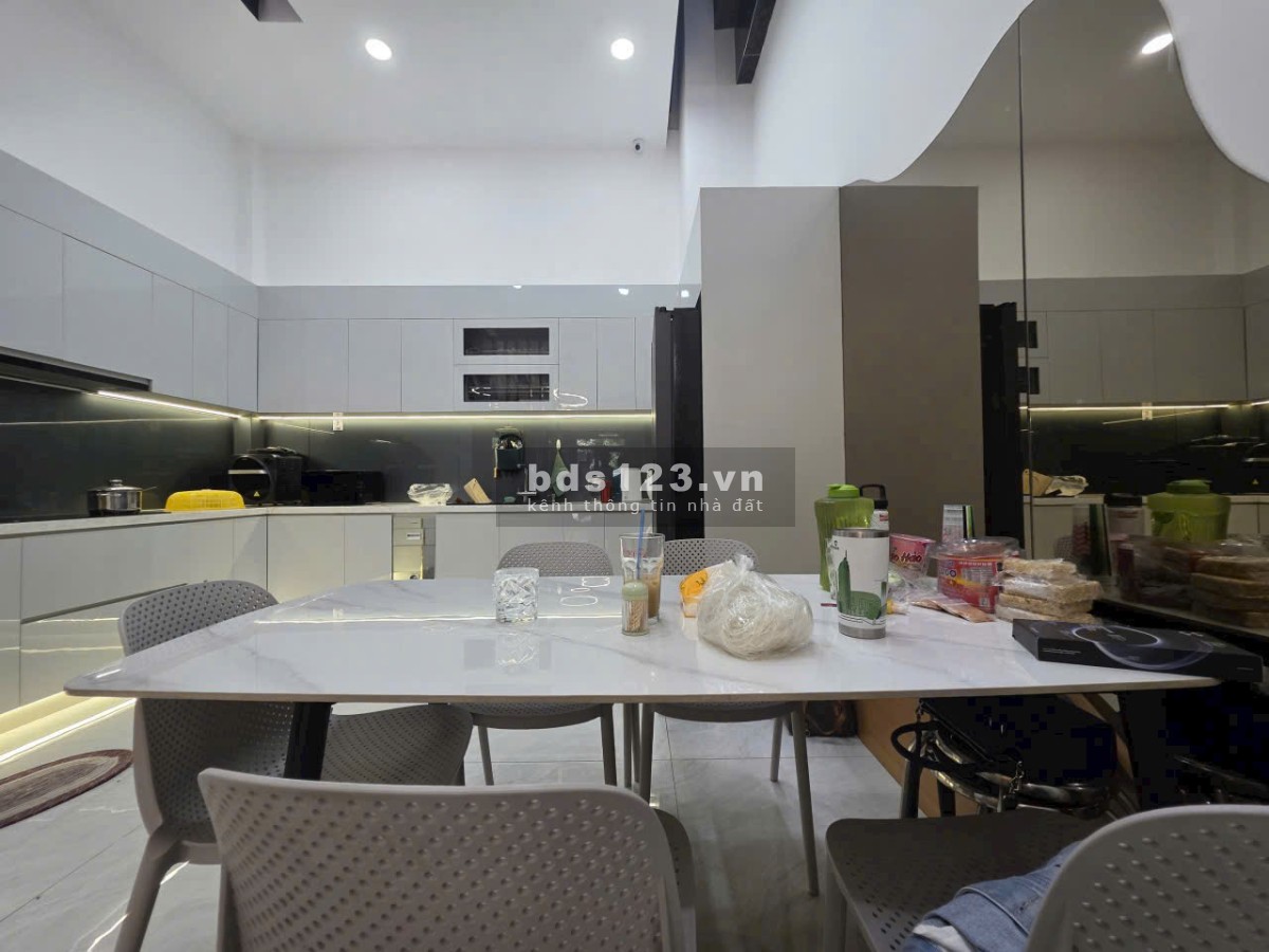 Bán nhà 1 trệt 3 lầu siêu đẹp Nguyễn Gia Trí (nối dài) P25…