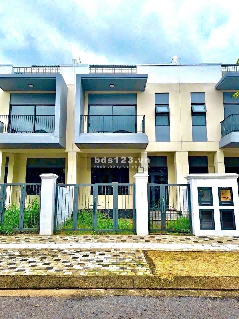 Cần bán gấp nhà phố The Suite – Aqua City