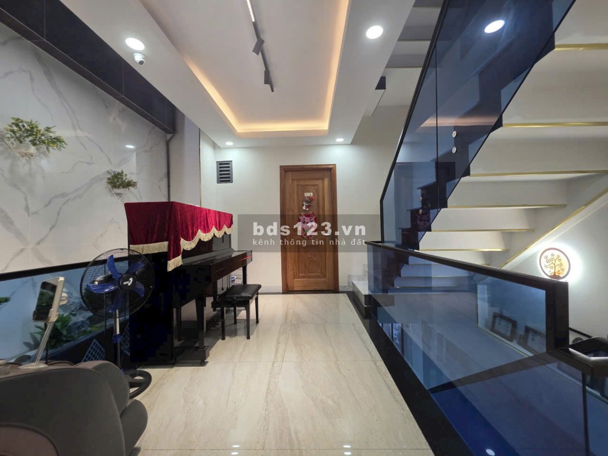 Bán nhà 1 trệt 3 lầu siêu đẹp Nguyễn Gia Trí (nối dài) P25…