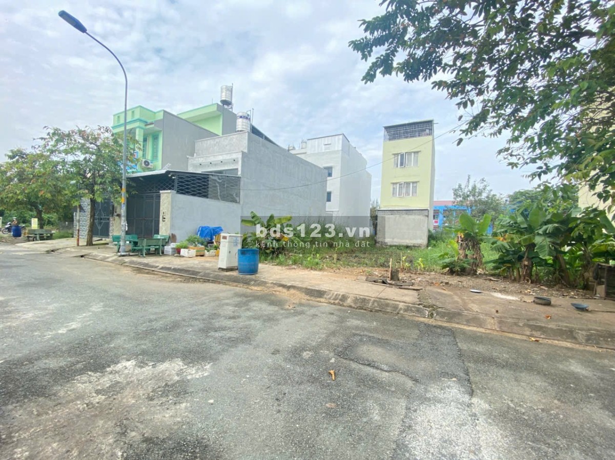 Bán lô đất ngay mt kinh doanh Hưng Long Bình Chánh