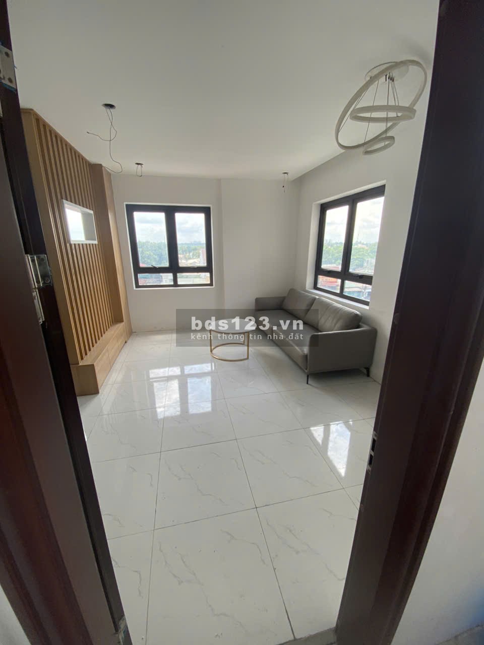 Cần bán căn hộ Thăng Long 40m2 giá 858Tr VND, có hỗ trợ vay 70% giá trị