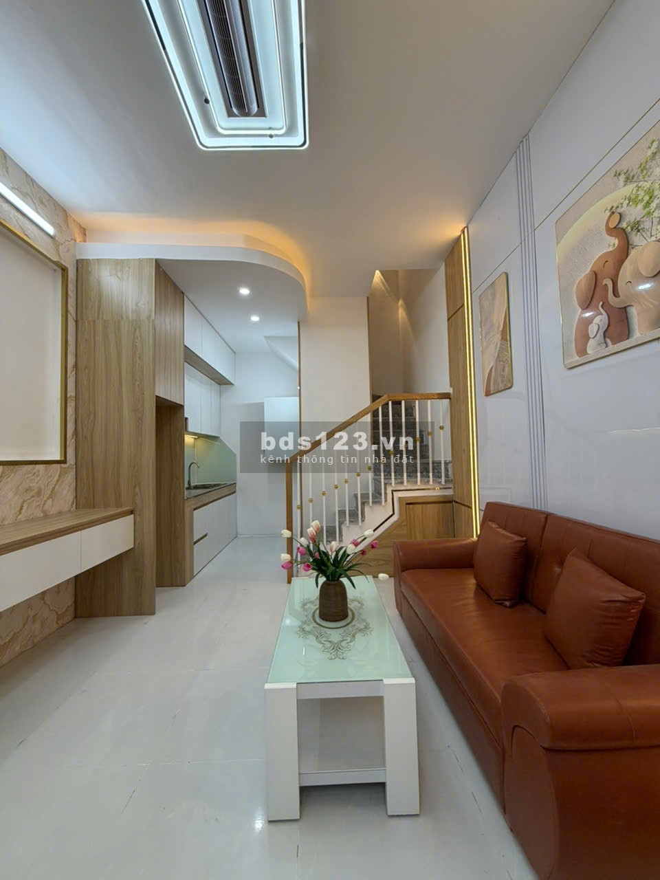 Vợ chồng tôi theo con định cư Mỹ nên cần bán gấp nhà giá…