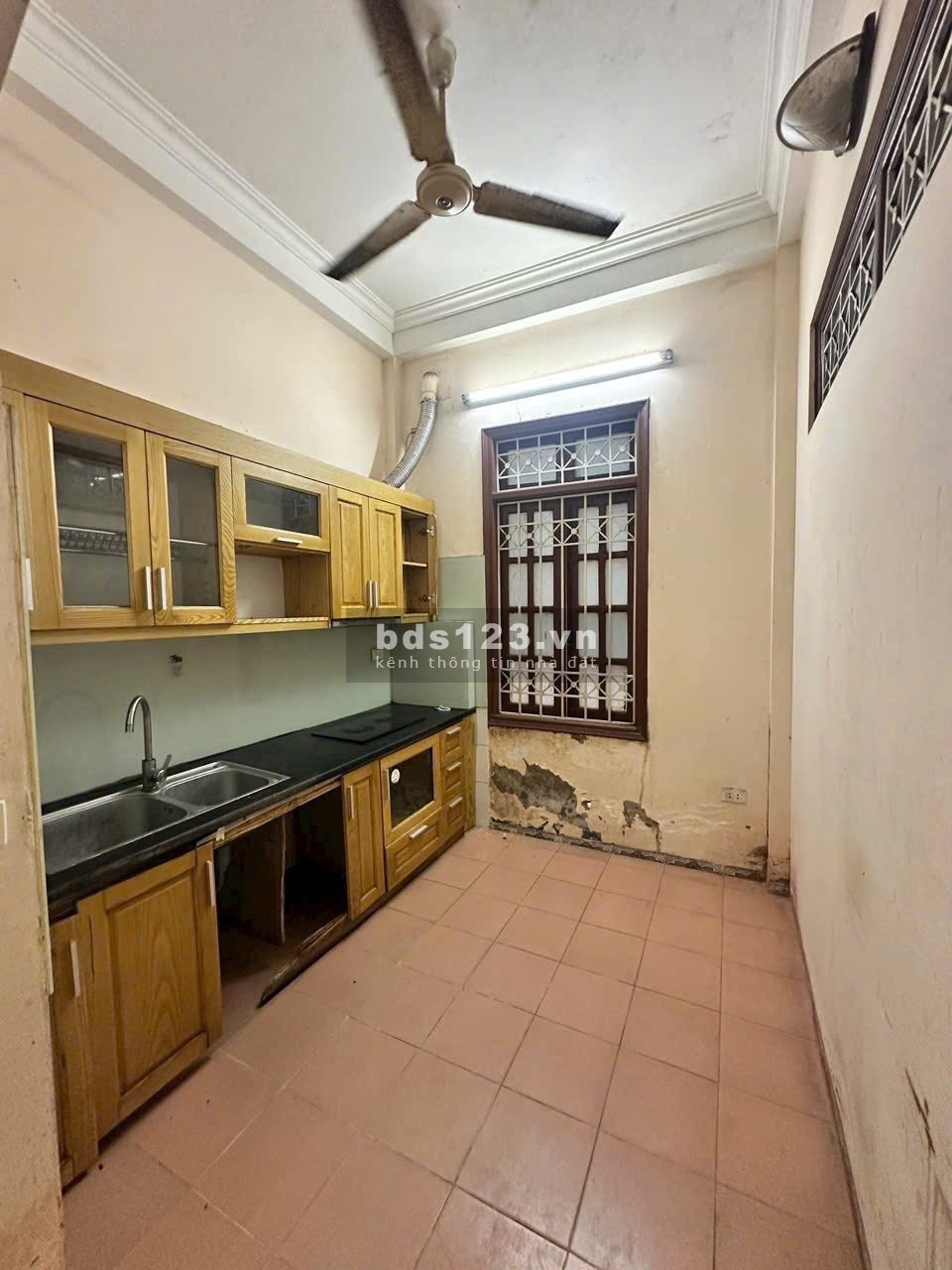 Nhà Phố Gốc đề gần chợ, gần đường Minh Khai