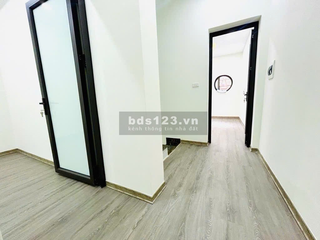 Bán nhà phân lô ngõ ô tô Ngọc Hồi