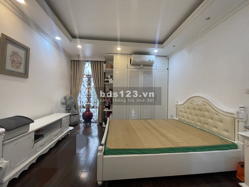 Bán nhà Thái Thịnh 60m giá 16.5 tỷ nhà đẹp ngõ thông dân…