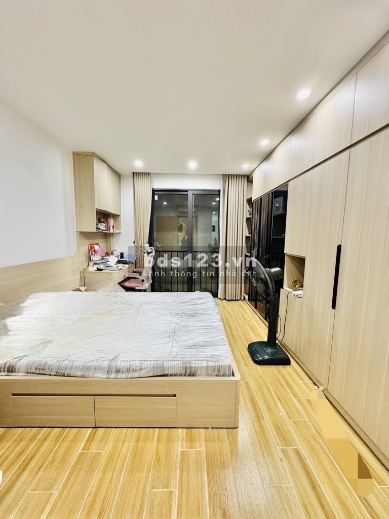 Bán nhà Tây Sơn gần bệnh viện Đống Đa 27m 7 tầng giá 8.3…