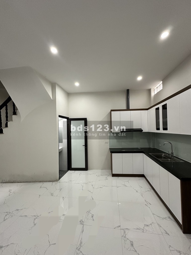 Nhà gần trường học gần chợ thuận tiện sinh hoạt ngõ…