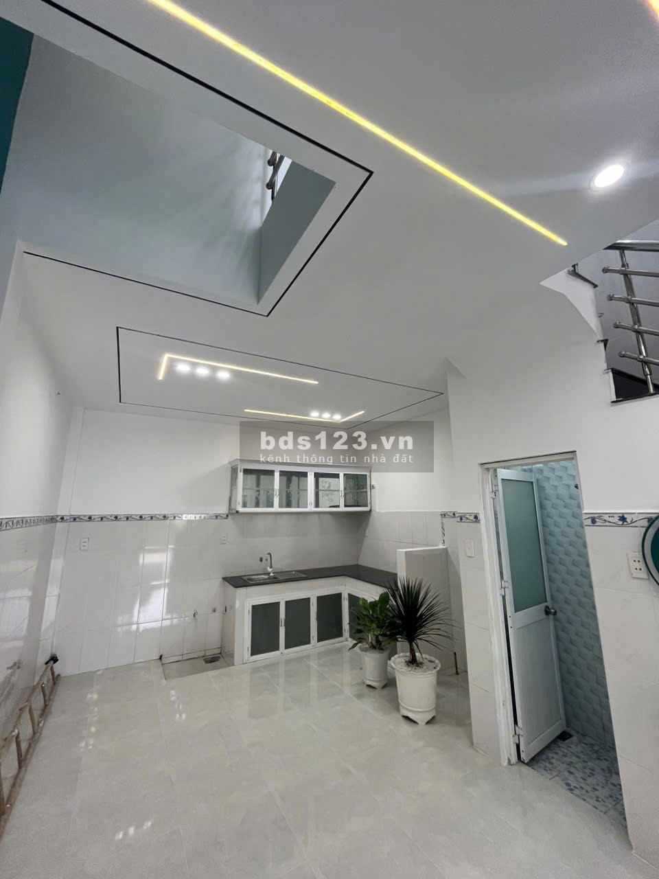 Nhà ngơp đẹp chính chủ bán gấp 80m2, Giá 1ty250 , SHR