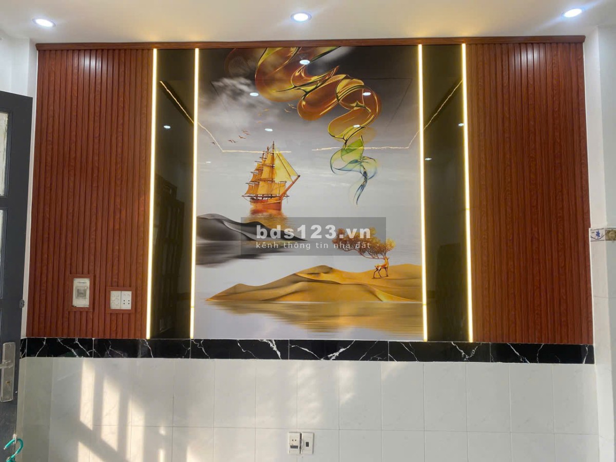 Nhà ngơp đẹp chính chủ bán gấp 80m2, Giá 1ty250 , SHR