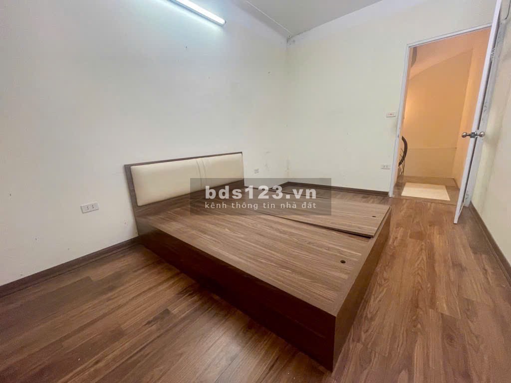 Nhà Gốc Đề phố Minh Khai, Trung tâm Quận Hai Bà Trưng