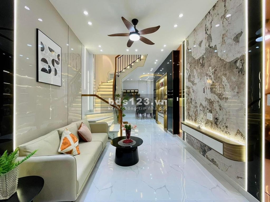 Bán nhà giá mềm Hoàng Hoa Thám 2,1 tỷ – 1 trệt 2 lầu, tiện…