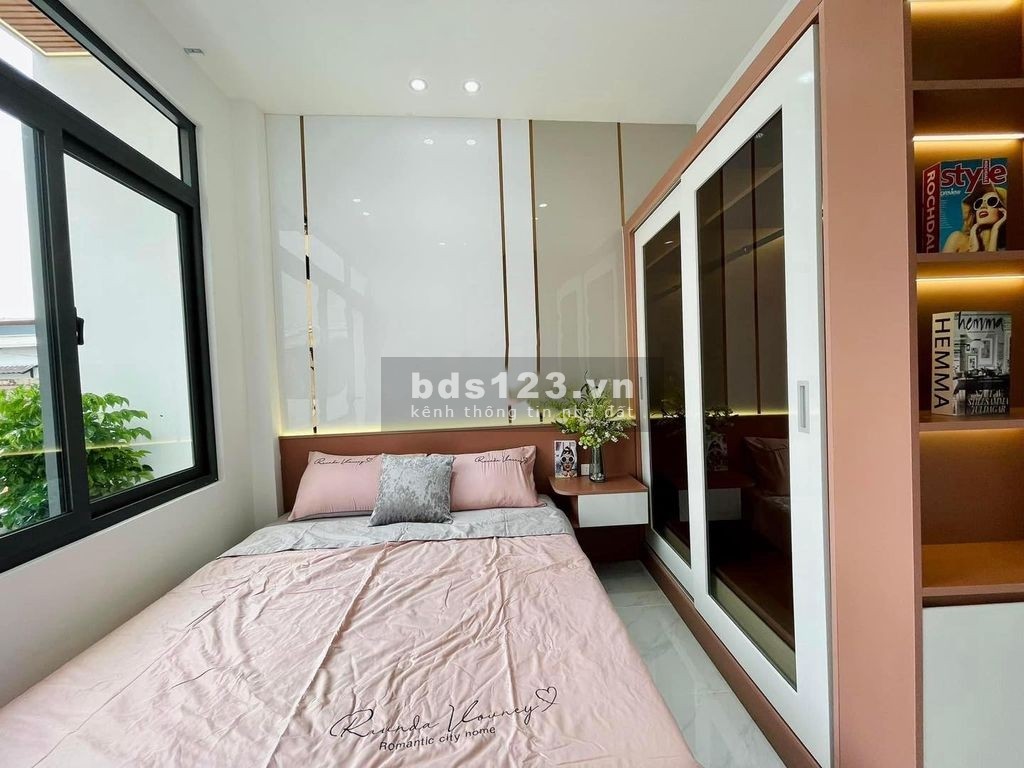 Bán nhà giá mềm Hoàng Hoa Thám 2,1 tỷ – 1 trệt 2 lầu, tiện…