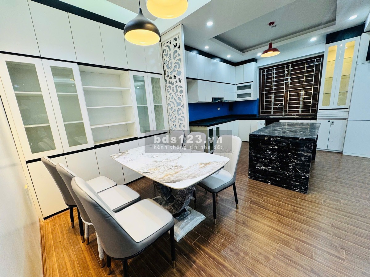 CĂN ĐẸP – TÒA ĐẸP – HÀNH LANG ĐÁ BÓNG – ÁNH SÁNG NGẬP…