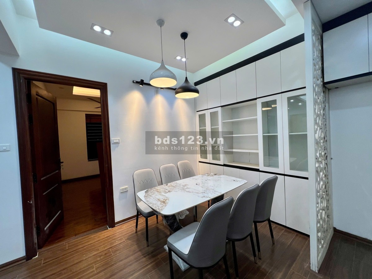 CĂN ĐẸP – TÒA ĐẸP – HÀNH LANG ĐÁ BÓNG – ÁNH SÁNG NGẬP…