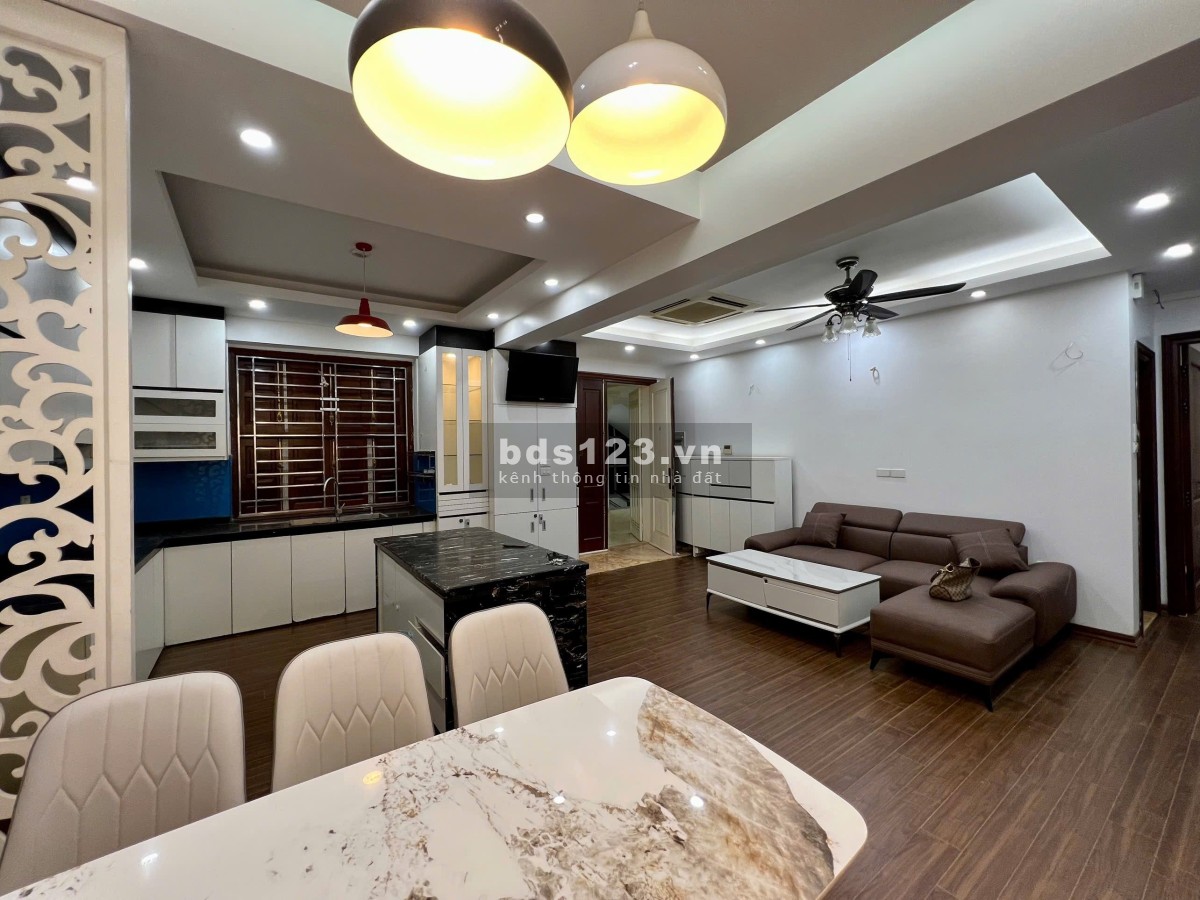 CĂN ĐẸP – TÒA ĐẸP – HÀNH LANG ĐÁ BÓNG – ÁNH SÁNG NGẬP…