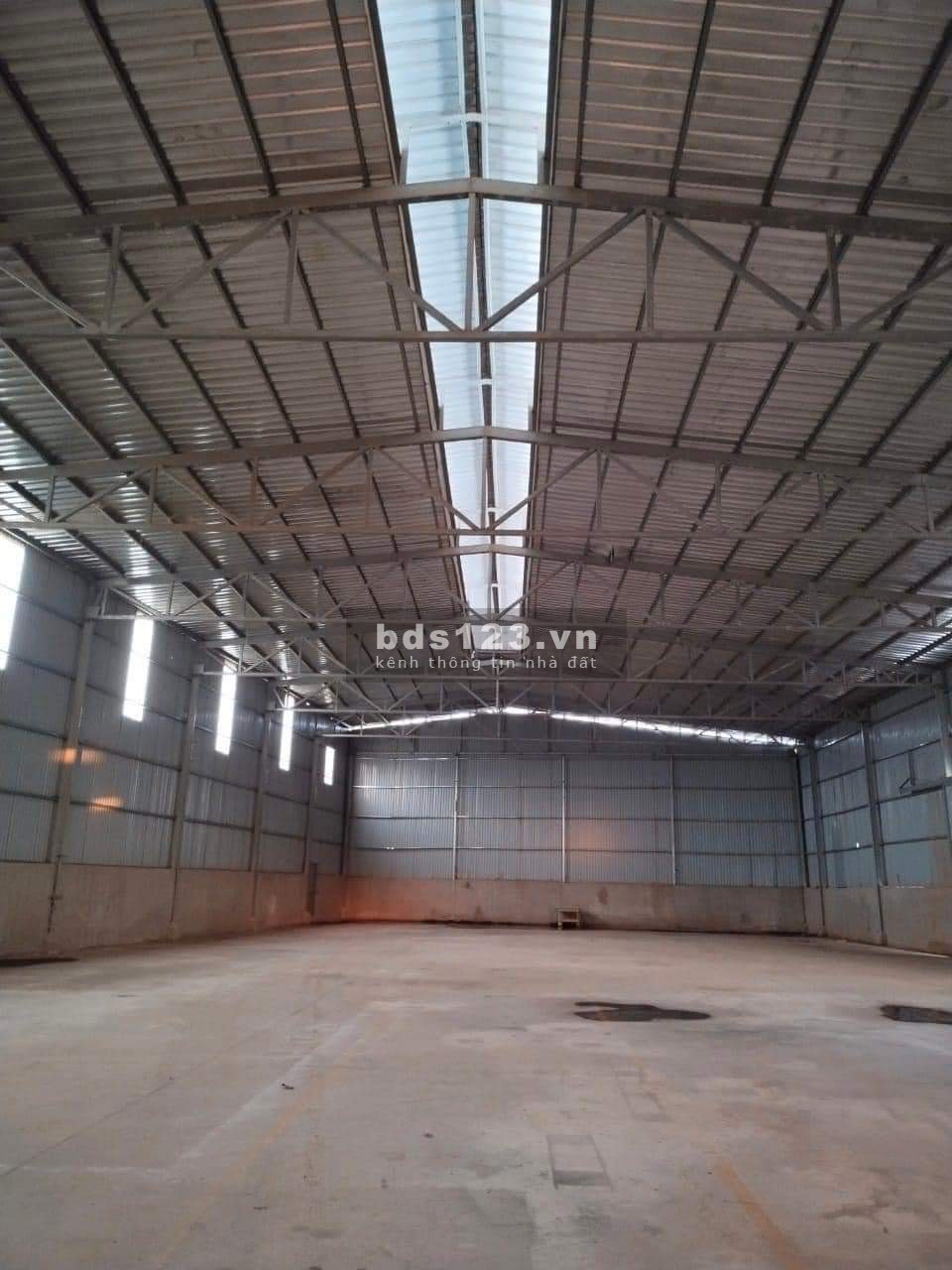 Cho thuê kho xưởng 580m2; 700m2 Nguyễn Duy Trinh, P. Bình Trưng…