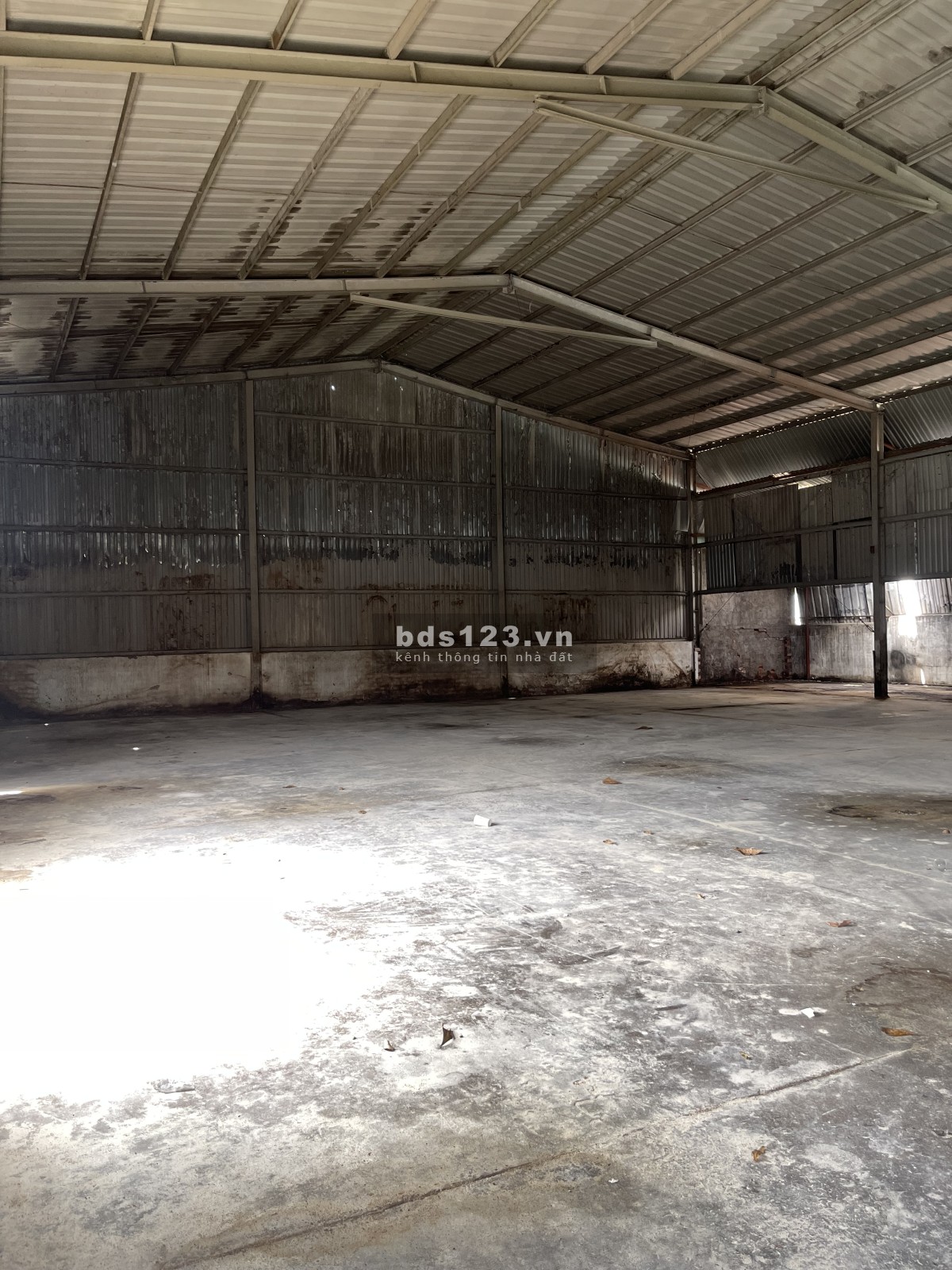 Cho thuê kho xưởng 580m2; 700m2 Nguyễn Duy Trinh, P. Bình Trưng…