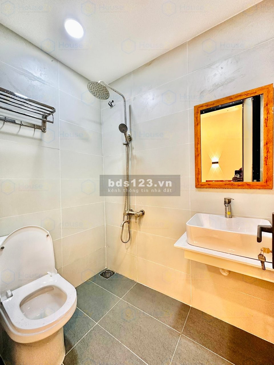 Bán nhà cực êm Nơ Trang Long, P.12 – 2,47 tỷ, 1 trệt 2 lầu,…