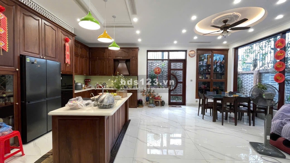 SIÊU PHẨM BIỆT THỰ FULL NỘI THẤT – THANG MÁY – SÂN VƯỜN RỘNG – TRUNG TÂM KĐT DƯƠNG NỘI – HÀ ĐÔNG