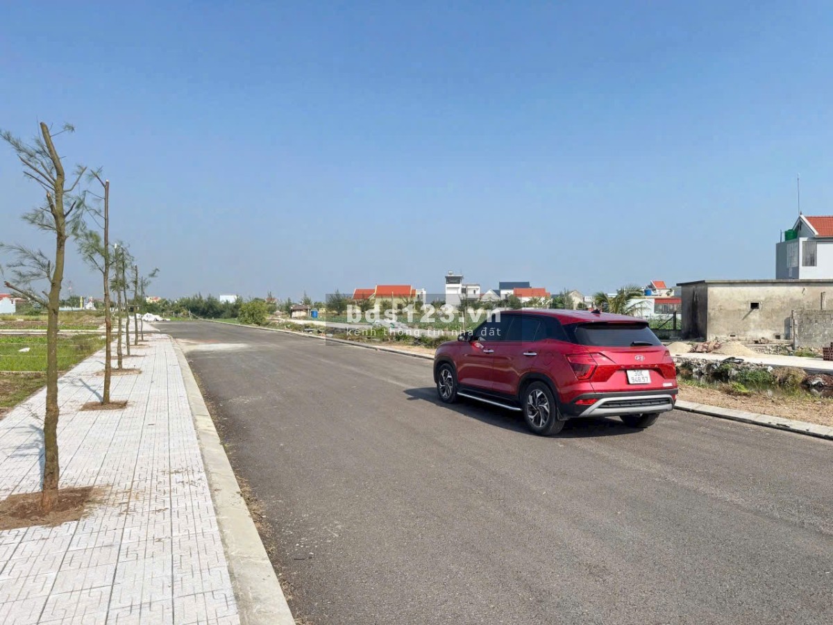 Đất ven biển sát vách tập đoàn flamigo và quảng trường biển