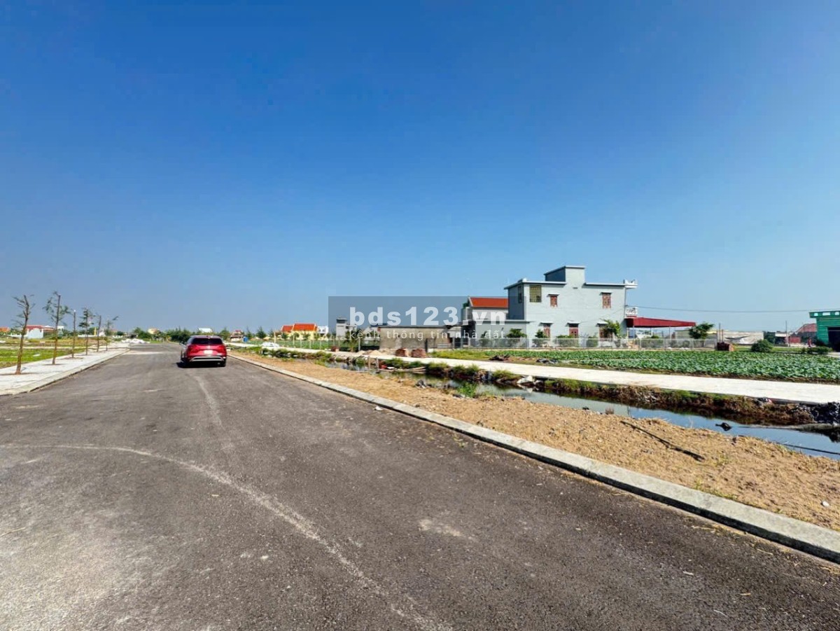 Đất ven biển sát vách tập đoàn flamigo và quảng trường biển