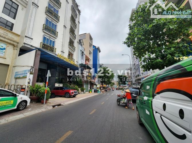 Bán nhà mặt tiền Lê Quang Định, Bình Thạnh, 40m2, giá 4.6…