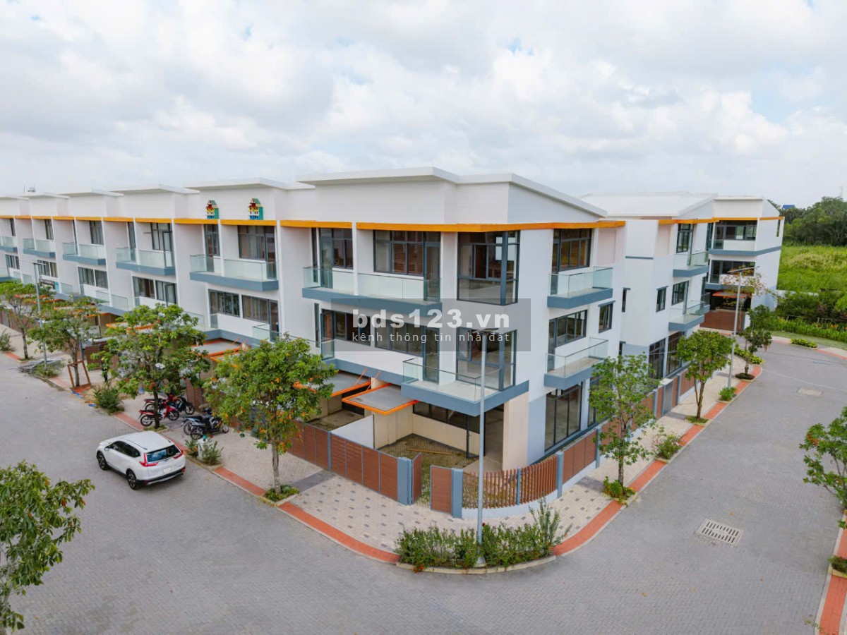 Nhà 1 Trệt 2 Lầu Vị Trí Đắc Địa, Cách Phú Mỹ Hưng 20p, Trục Đường Chính Lê Văn Lương, Nguyễn Văn Tạo