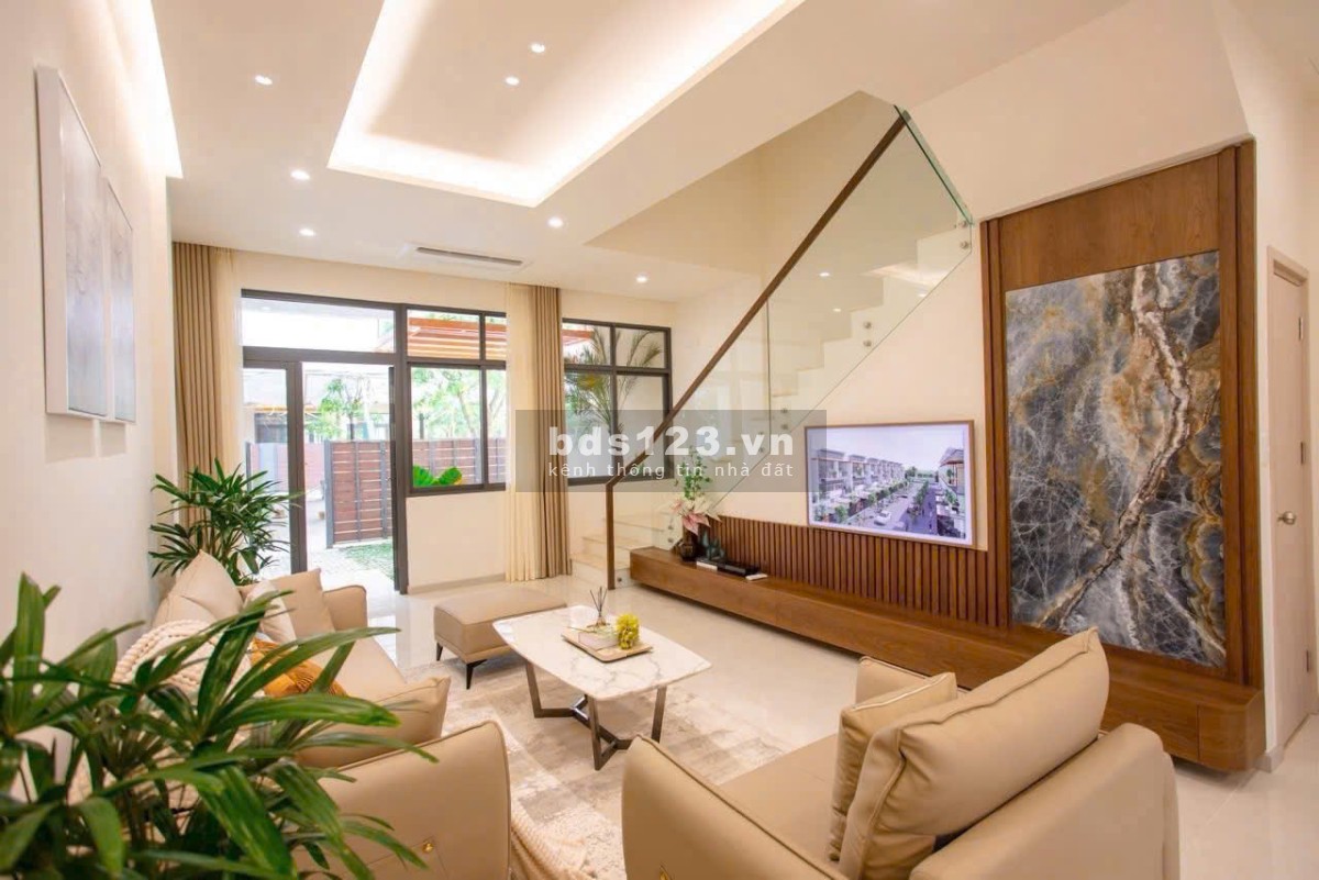 Nhà 1 Trệt 2 Lầu Vị Trí Đắc Địa, Cách Phú Mỹ Hưng 20p, Trục Đường Chính Lê Văn Lương, Nguyễn Văn Tạo