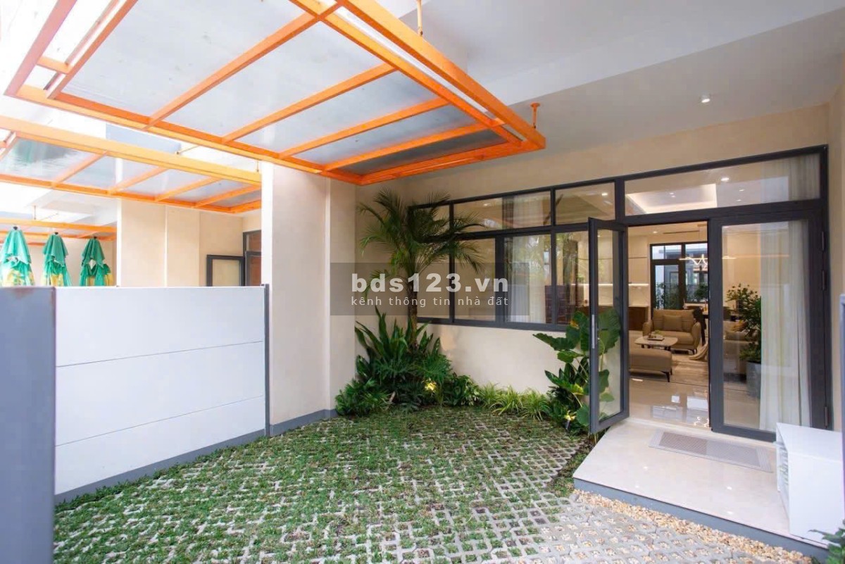 Nhà 1 Trệt 2 Lầu Vị Trí Đắc Địa, Cách Phú Mỹ Hưng 20p, Trục Đường Chính Lê Văn Lương, Nguyễn Văn Tạo