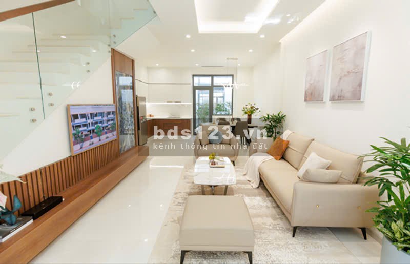 Nhà 1 Trệt 2 Lầu Vị Trí Đắc Địa, Cách Phú Mỹ Hưng 20p, Trục Đường Chính Lê Văn Lương, Nguyễn Văn Tạo