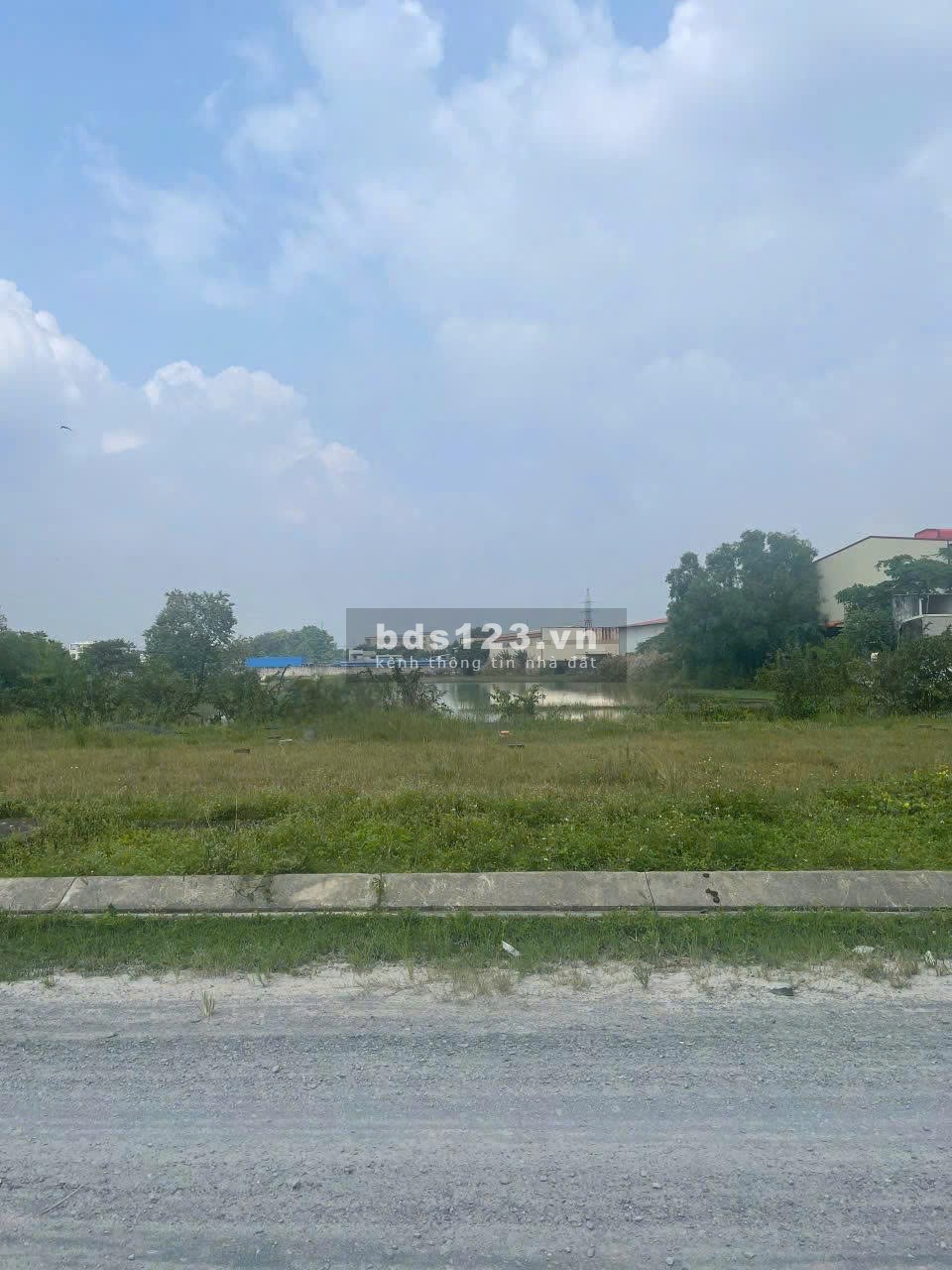 Lô đất 136m² giá tốt - Sổ riêng – Gần ngã ba Nguyễn Trung…