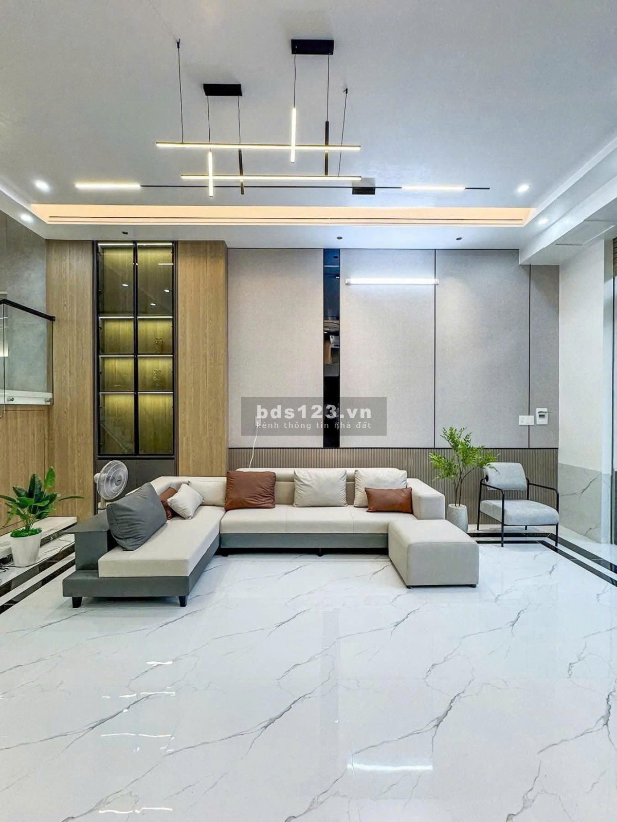 Nhà 2 Lầu Sang Trọng Tại Dự Án Bảo Tân – Dọn Vào Ở Ngay