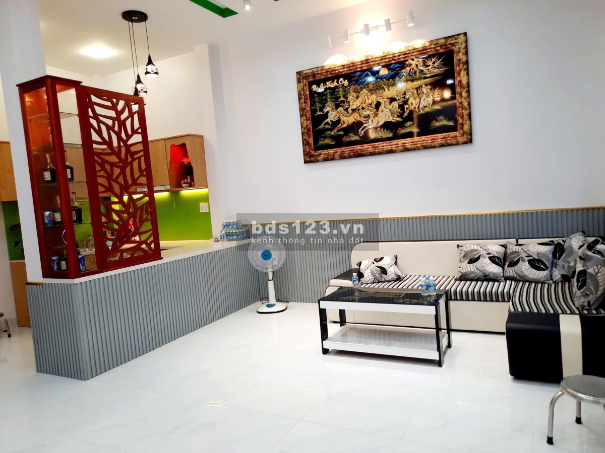 Chính Chủ Bán Nhà 3 Tầng Mới – Gần Chợ Hưng Long, Bình…