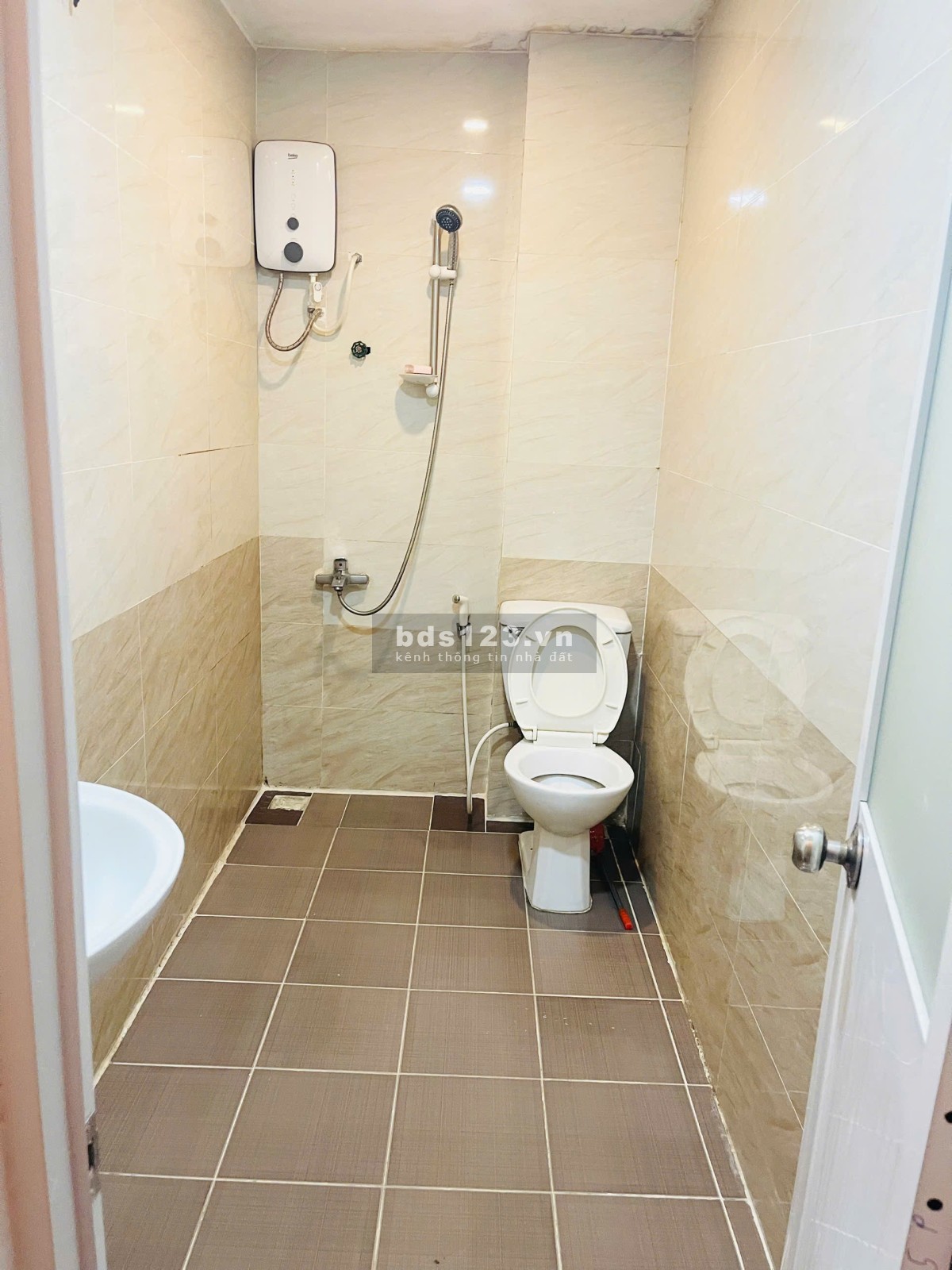 CHDV 30m2 gác cao cửa sổ lớn đường Giải Phóng Tân Bình chỉ…