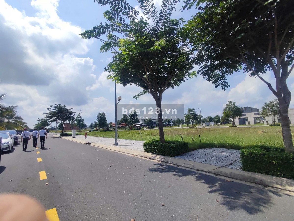 Đất nền dự án 1/500 có sổ sẵn, di chuyển đến quận 1 chỉ 30 phút sở hữu ngay với 425 triệu ( 20% )