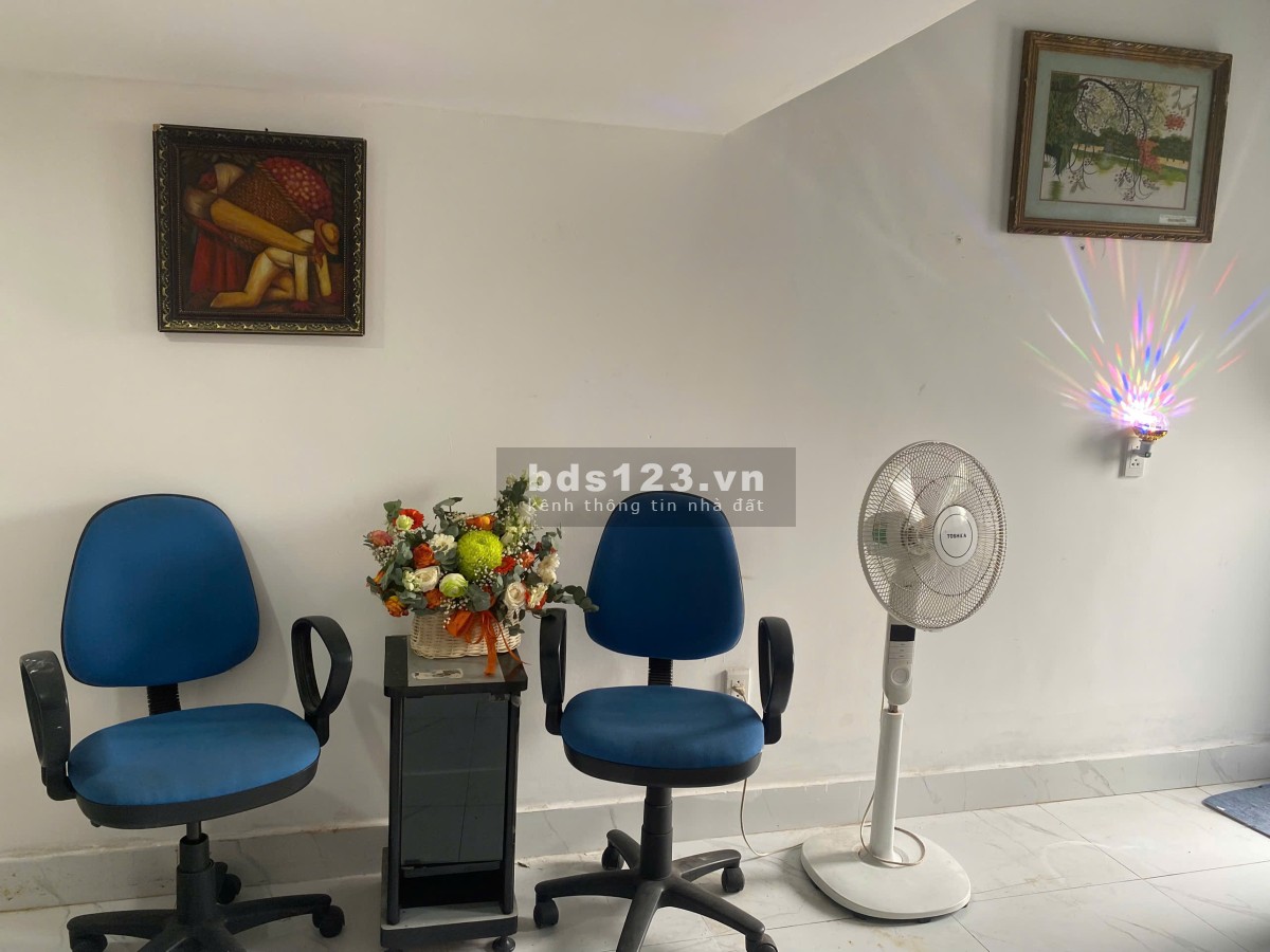 Cho thuê căn duplex đường CMT8 trung tâm Quận 3, ban công nhìn ra…