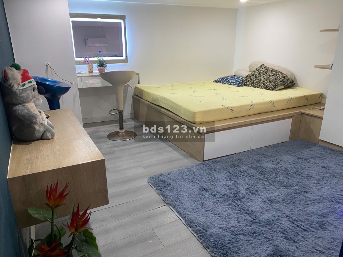 Cho thuê căn duplex đường CMT8 trung tâm Quận 3, ban công nhìn ra…