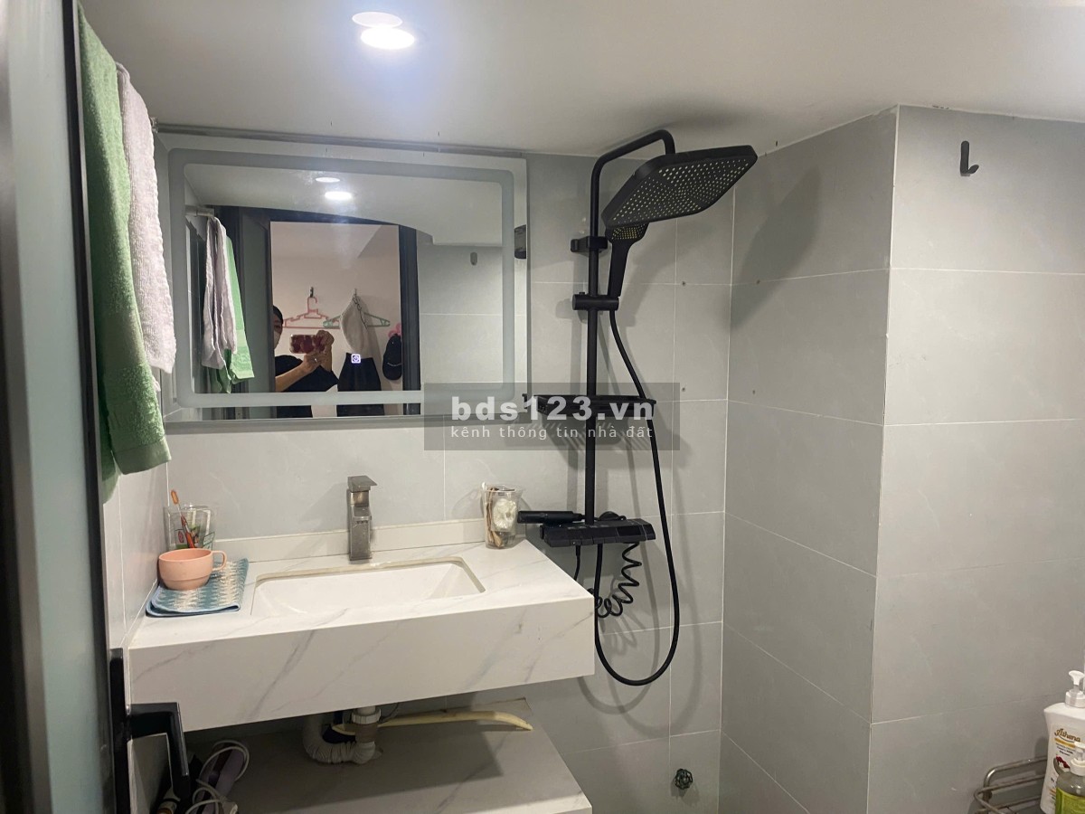 Cho thuê căn duplex đường CMT8 trung tâm Quận 3, ban công nhìn ra…