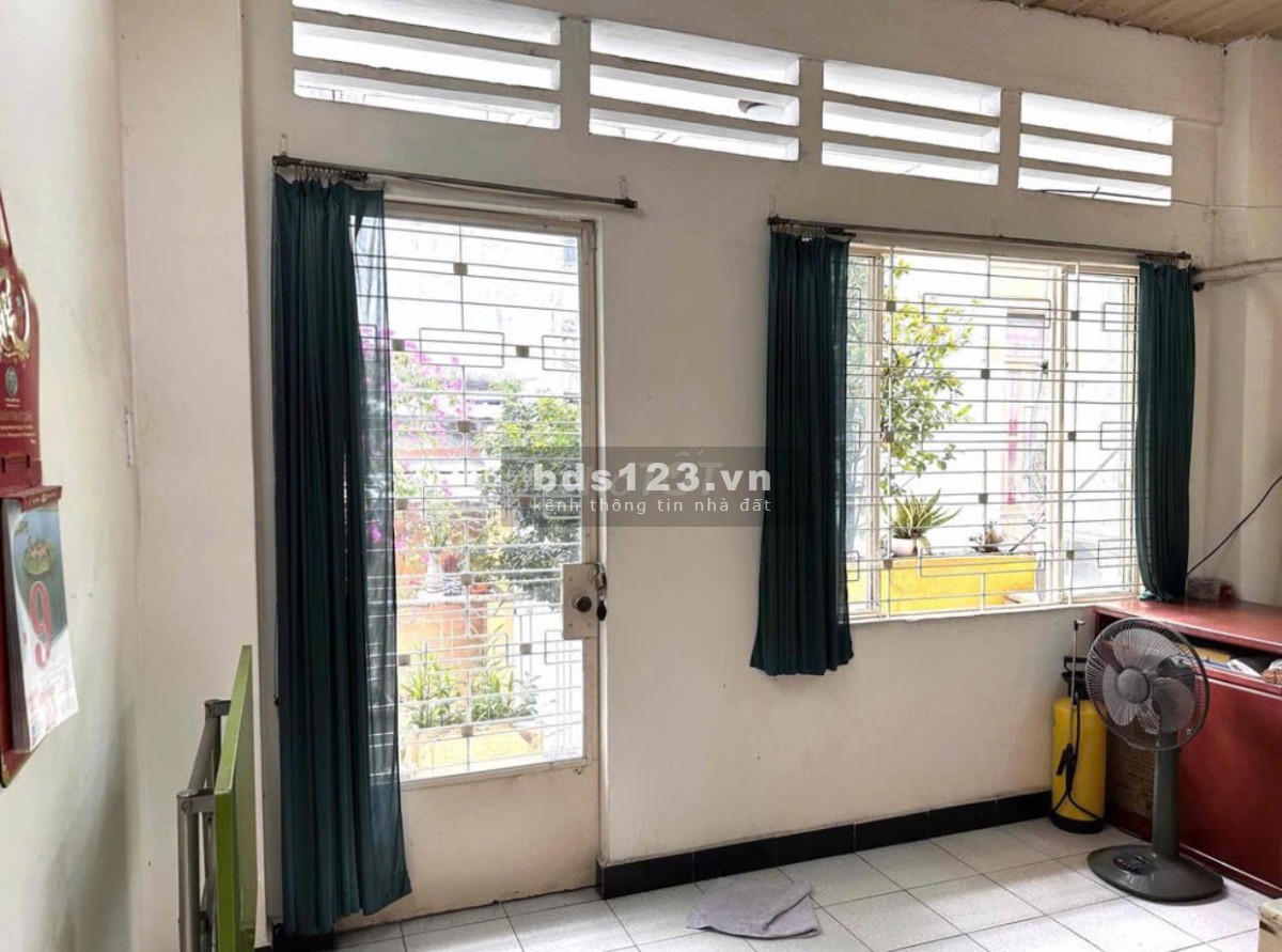 Bán Nhà Phường 4 Quận 10, Đường Hòa Hảo