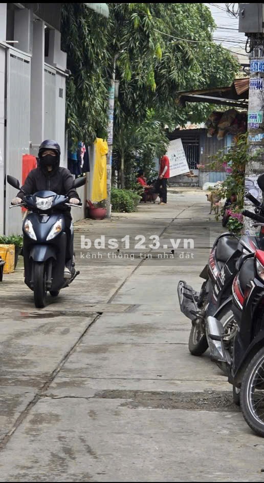 Bán đất thổ cư 1/ đường số 3, BHH Bình Tân hẻm xe hơi lớn