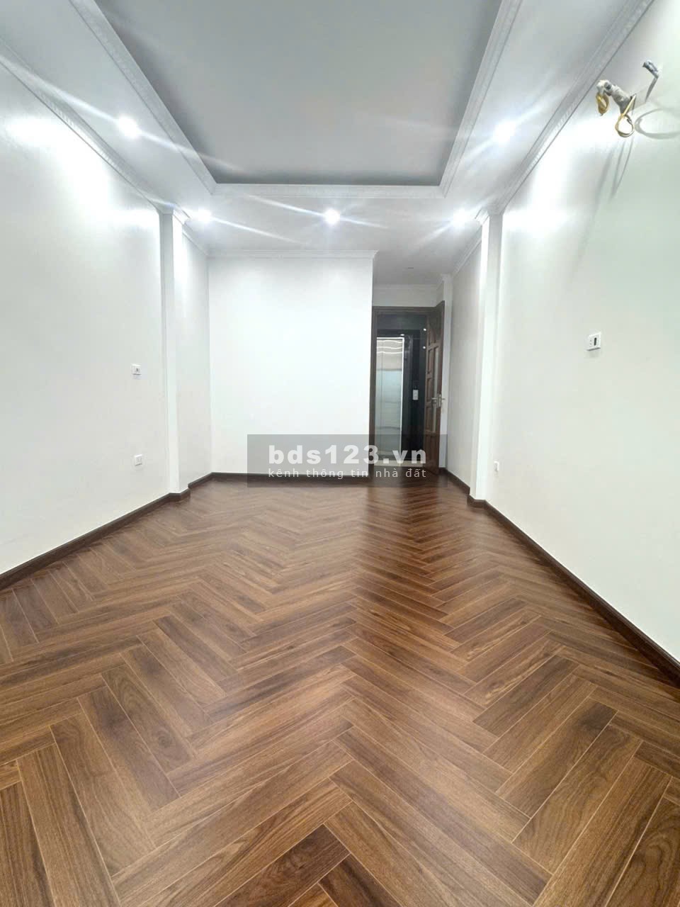 Bán nhà - Định Công Thượng - 37m2 – 6 tầng thang máy – ô…