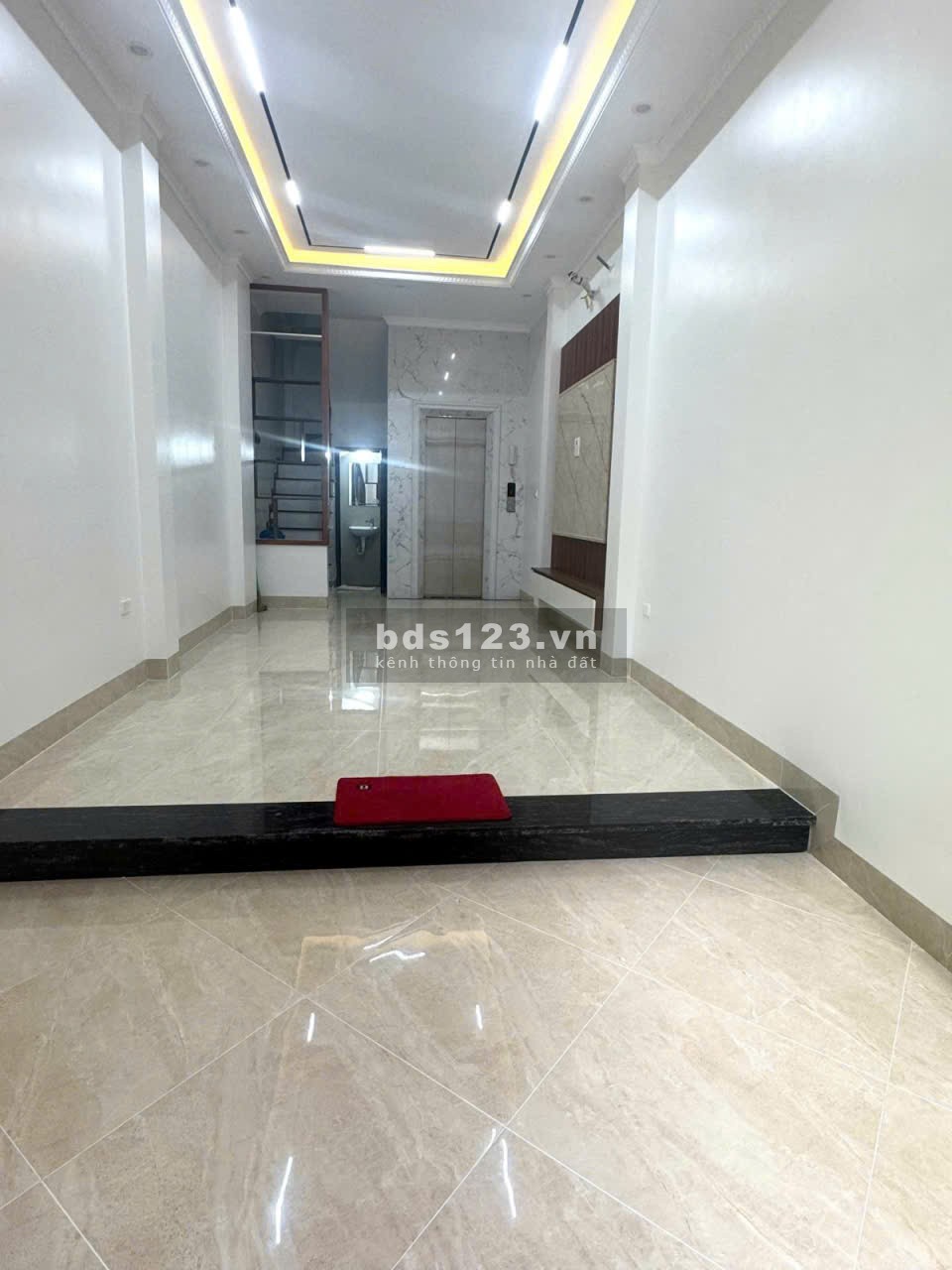 Bán nhà - Định Công Thượng - 37m2 – 6 tầng thang máy – ô…