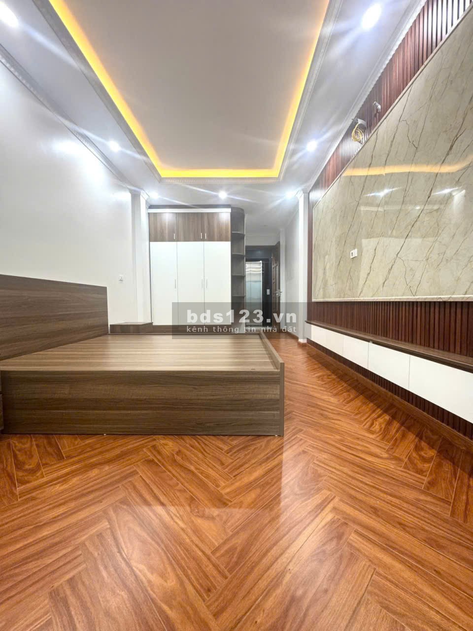 Bán nhà - Định Công Thượng - 37m2 – 6 tầng thang máy – ô…