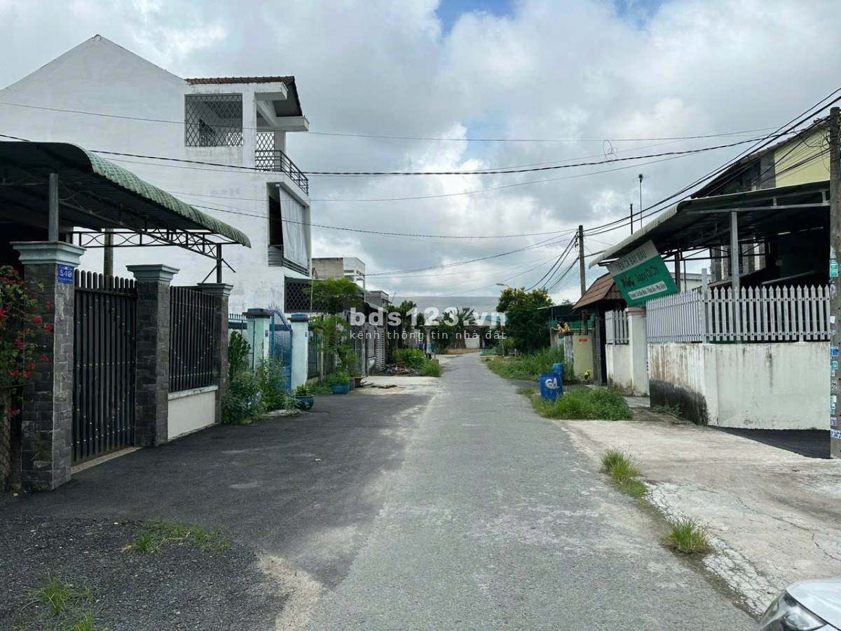 Chính chủ cần bán lô đất TC 100m2 giá 1ti360 Đường Cây Trôm…