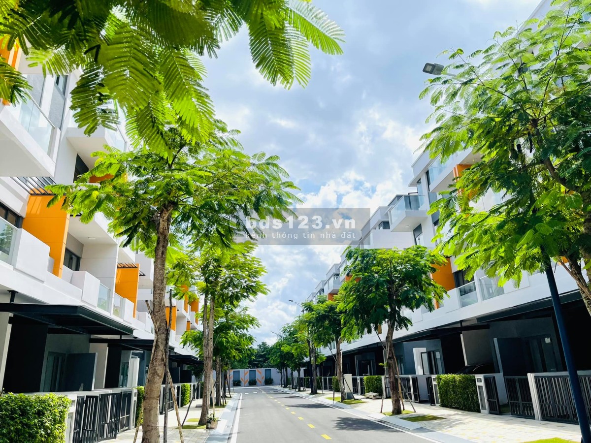 Chính chủ bán nhà phố Lovera Premier, 11 tỷ, 105m2, Trịnh Quang…