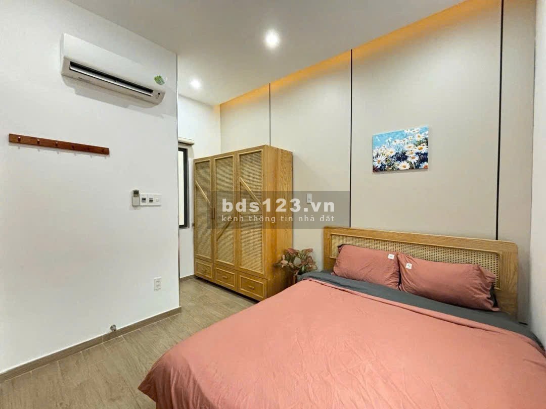 CHO THUÊ NHÀ NGUYÊN CĂN 3 PHÒNG NGỦ, FULL NỘI THẤT Ở NGAY PHỐ…